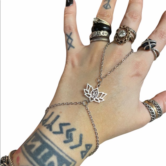 🔴 SALE ! red dot items are 2 for $25 . Bundle more than 3 and its $10 each 🙂 - Picture 4 of 9